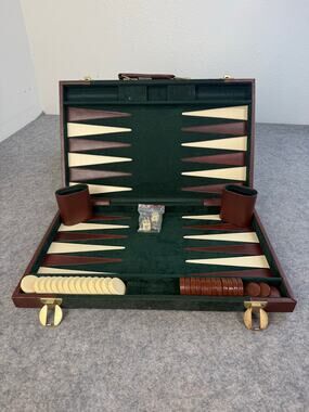 Vintage Backgammon Game Set in Carrying Case – Complete with Checkers & Dice